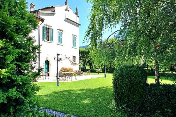 FP Studio Immobiliare agenzia immobiliare Fumane - Verona - Villa d'epoca Residenziali in vendita